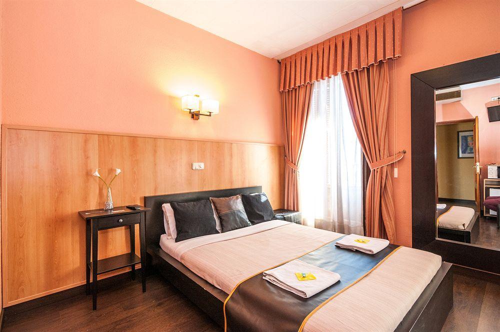 Hostal Gallardo มาดริด ภายนอก รูปภาพ
