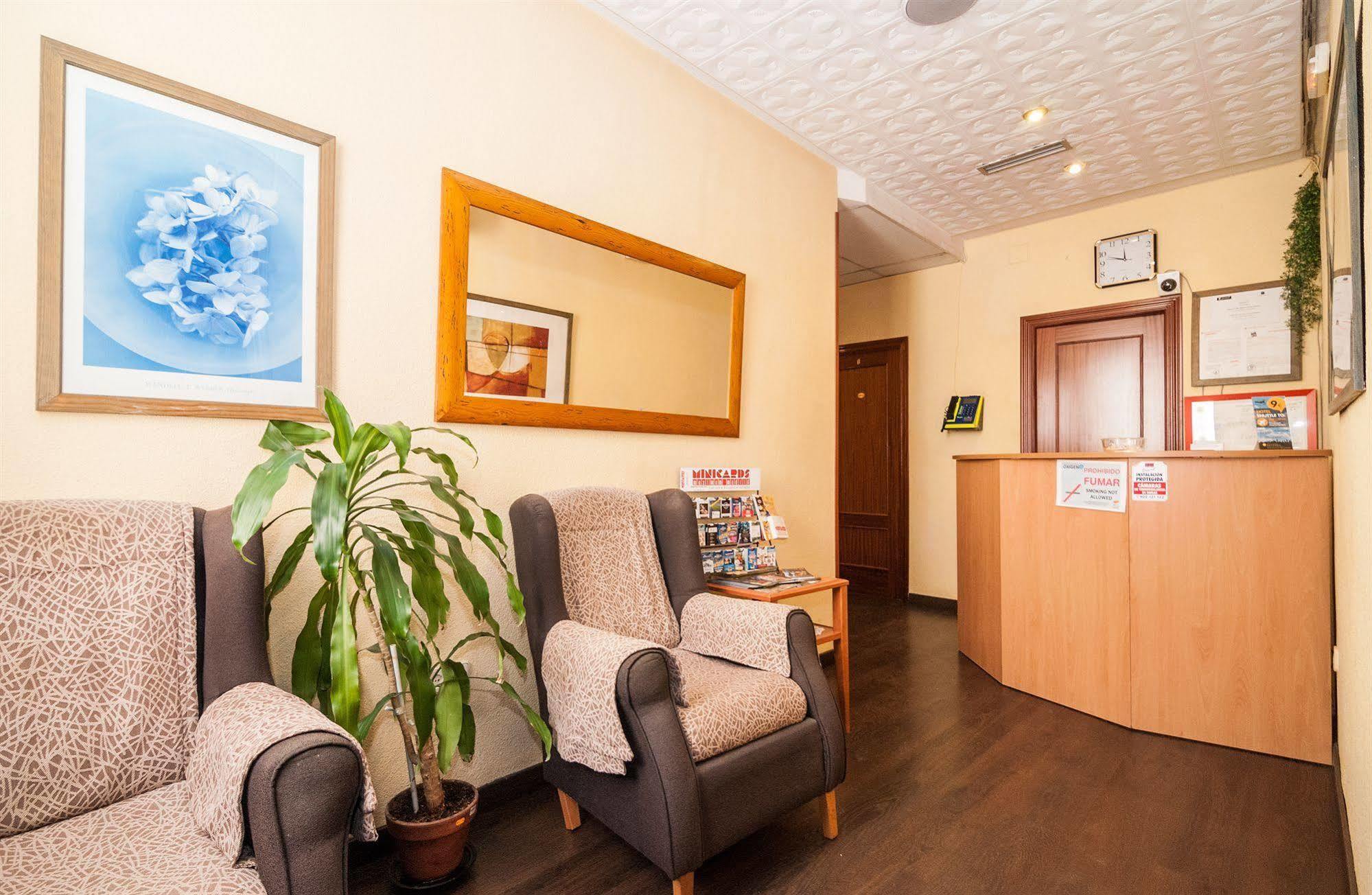Hostal Gallardo มาดริด ภายนอก รูปภาพ