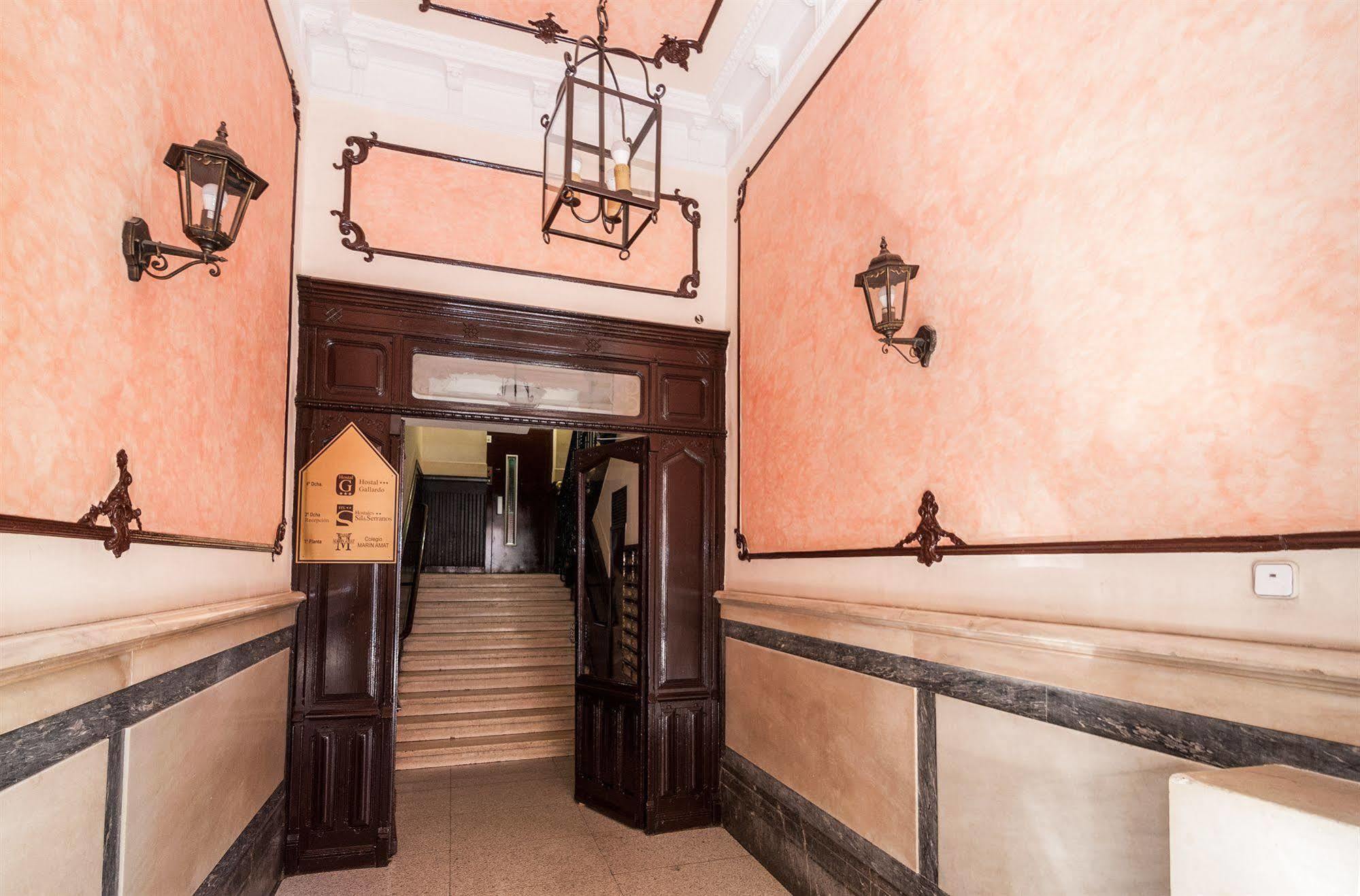 Hostal Gallardo มาดริด ภายนอก รูปภาพ